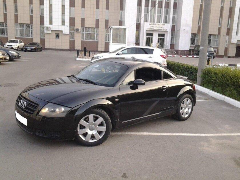 Ауди ТТ 8n черная