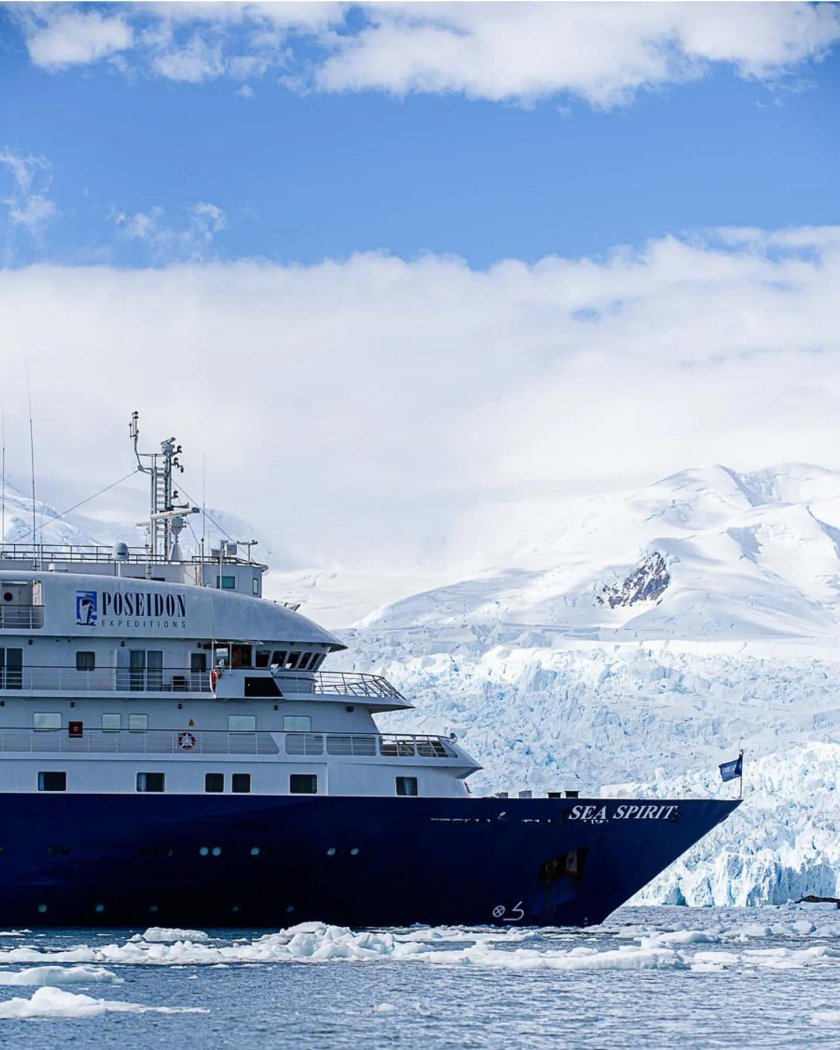 Круизный лайнер в антарктиду