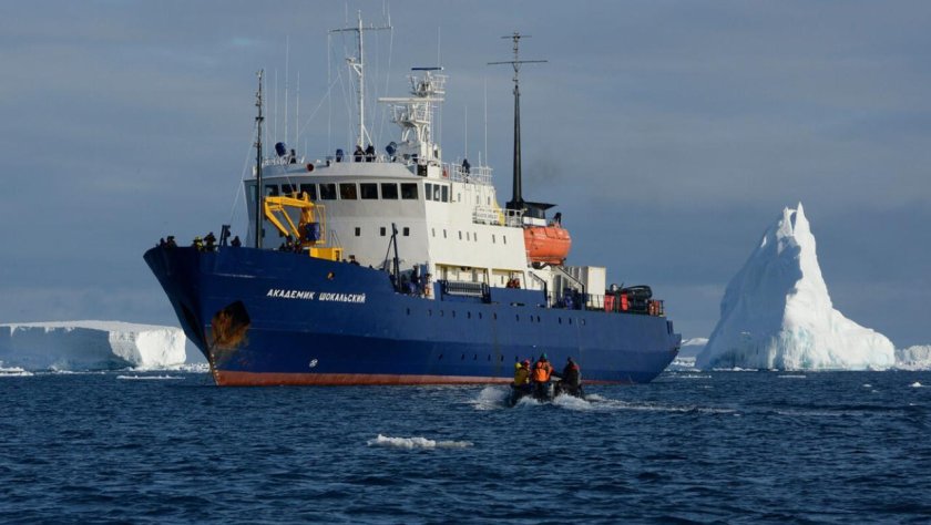 Судно академик Шокальский Владивосток