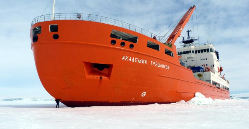 Академик Трёшников судно