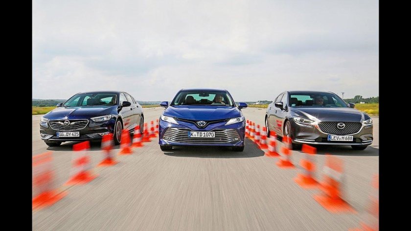 Мазда Камри