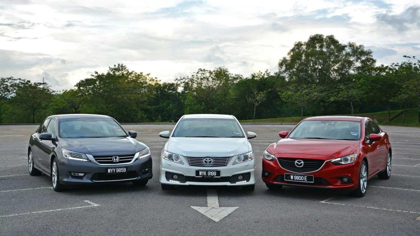 Honda Accord vs Toyota Camry