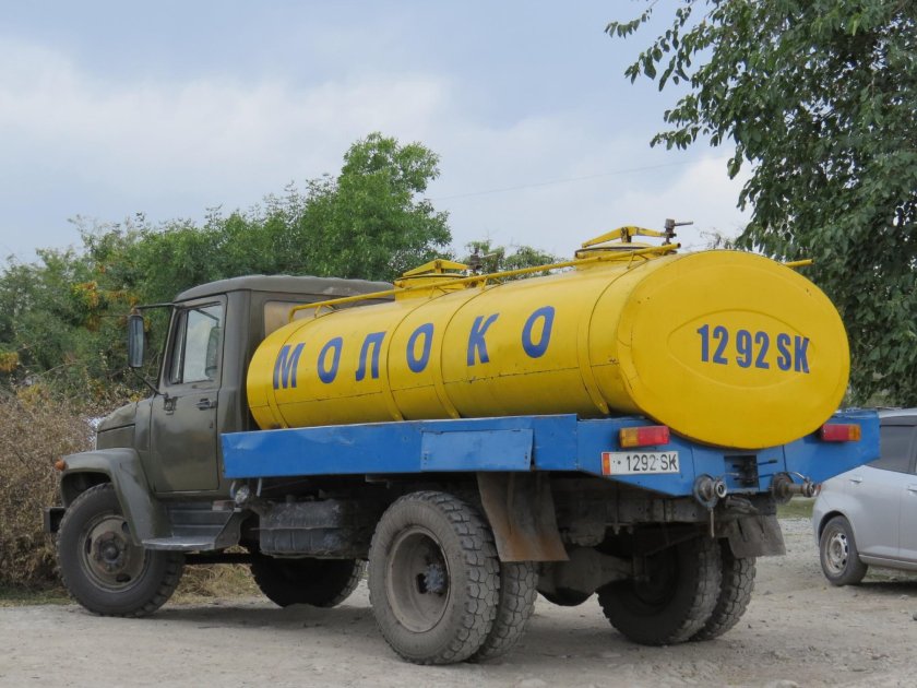 ЗИЛ 130 молоковоз
