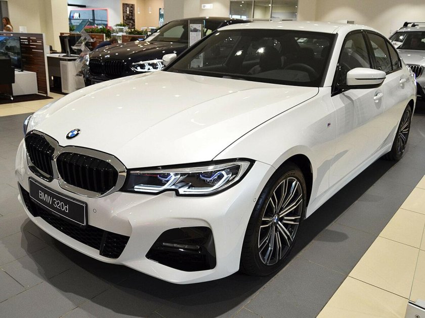 БМВ 3 2020 белая