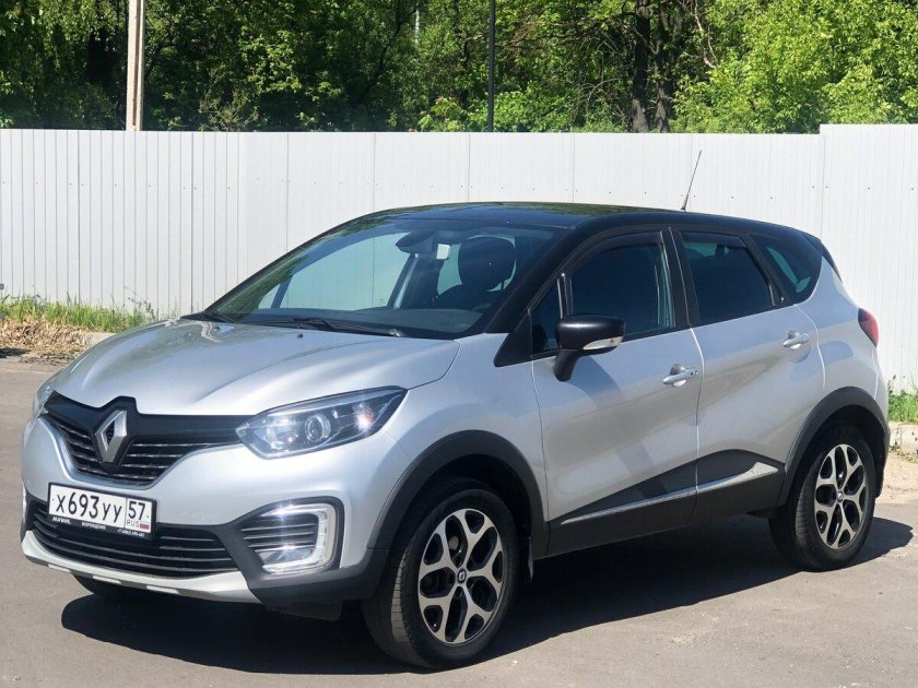 Рено Каптур серебристый