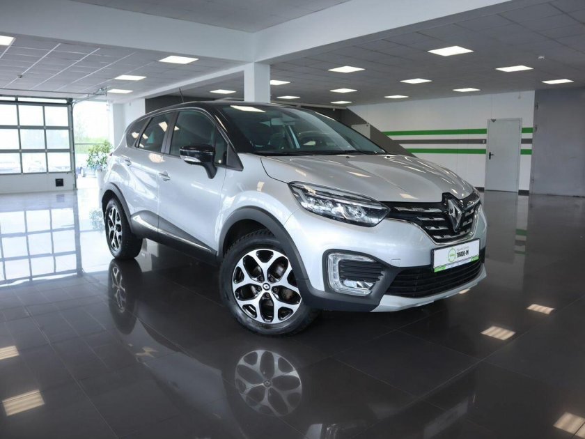 Рено Kaptur i 1.6 CVT (114 Л.С.) Б/У черный