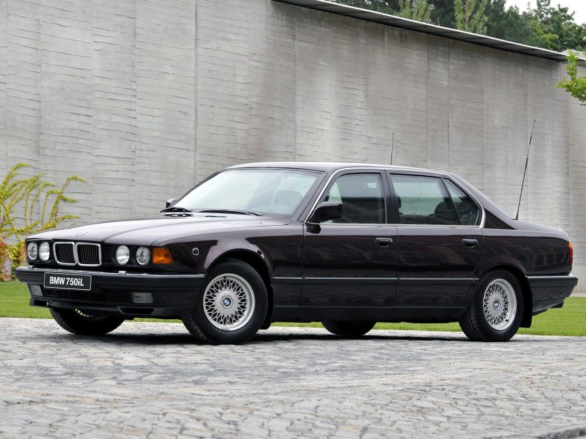 BMW 7 e32