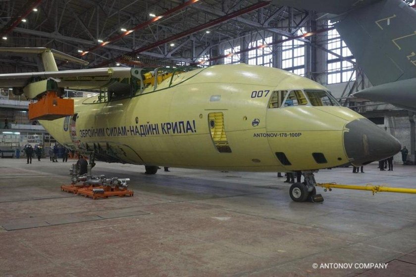 АН-178 кабина