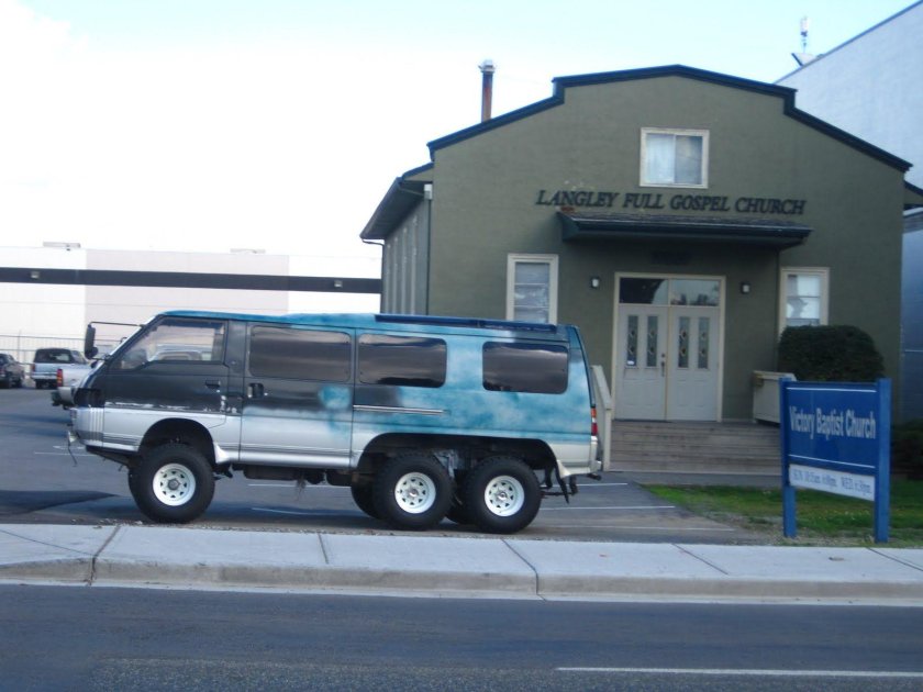 Mitsubishi Delica 6x6