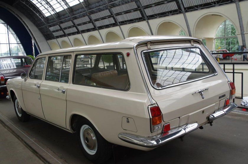 Волга ГАЗ 2402 универсал