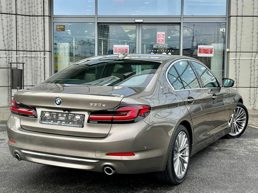 Бмв 5 серии 2021