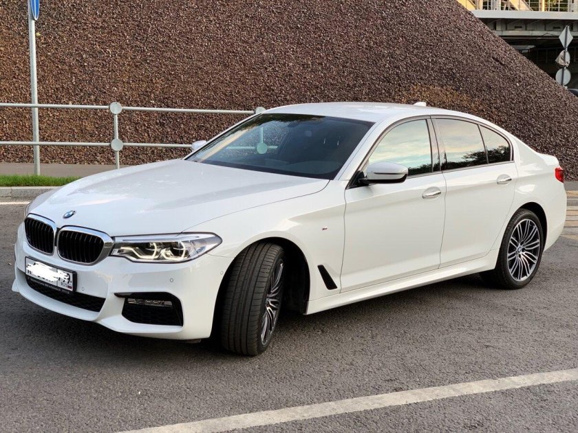 БМВ 530d белая