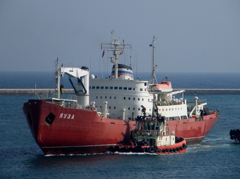 Судно БМСТ Яуза