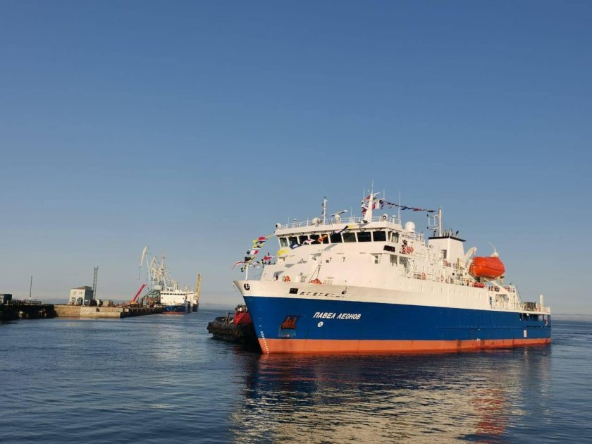 Судно Павел Леонов грузопассажирское