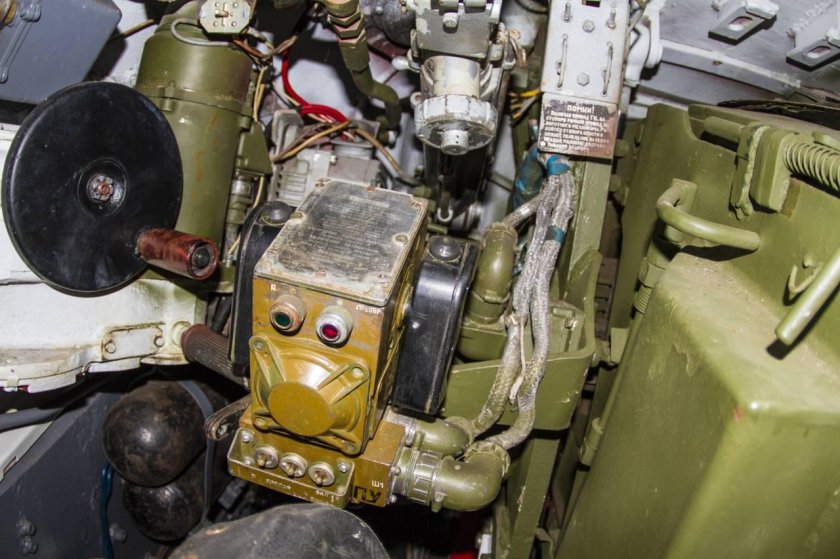 Кабина механика танка т 80