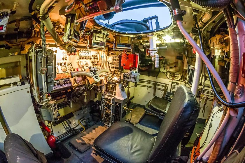 Кабина мехвода БМП 2