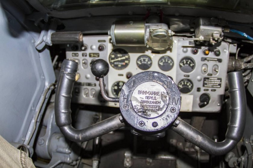 Тунгуска зенитный ракетно-пушечный комплекс внутри