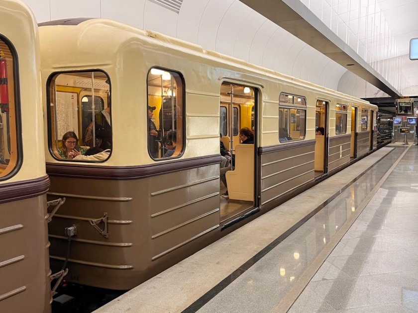 Поезд метро Москва