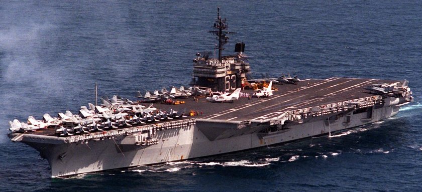 Китти Хок авианосец