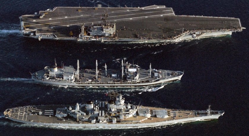 Kitty Hawk авианосец