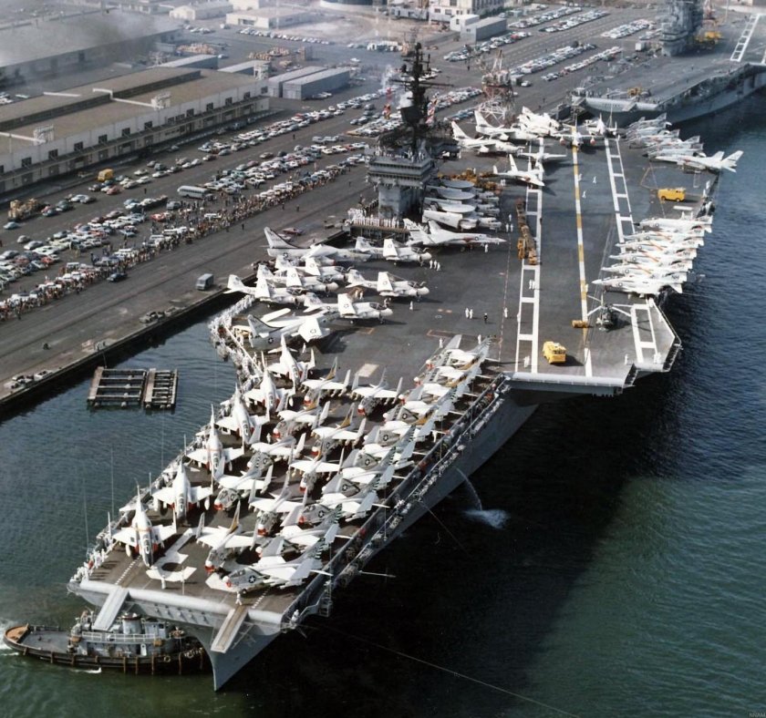 Авианосец Китти Хоук