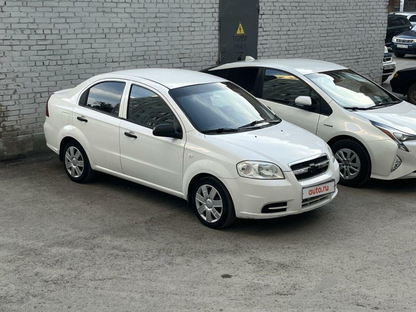 Шевроле авео 2011 белый