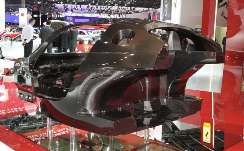 Феррари Энцо монокок