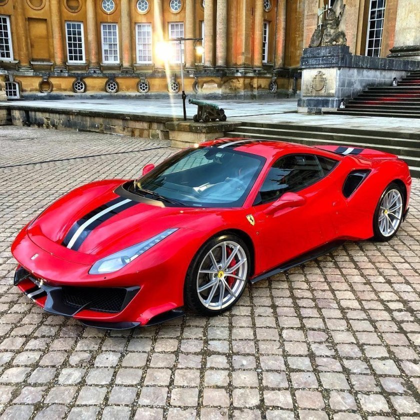 Феррари 488 писта