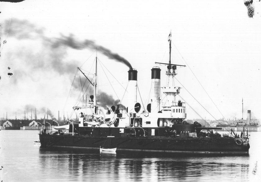 Генерал-Адмирал Апраксин броненосец