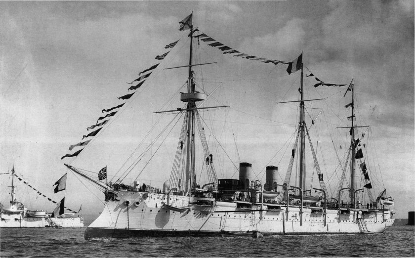 Адмирал Корнилов бронепалубный крейсер