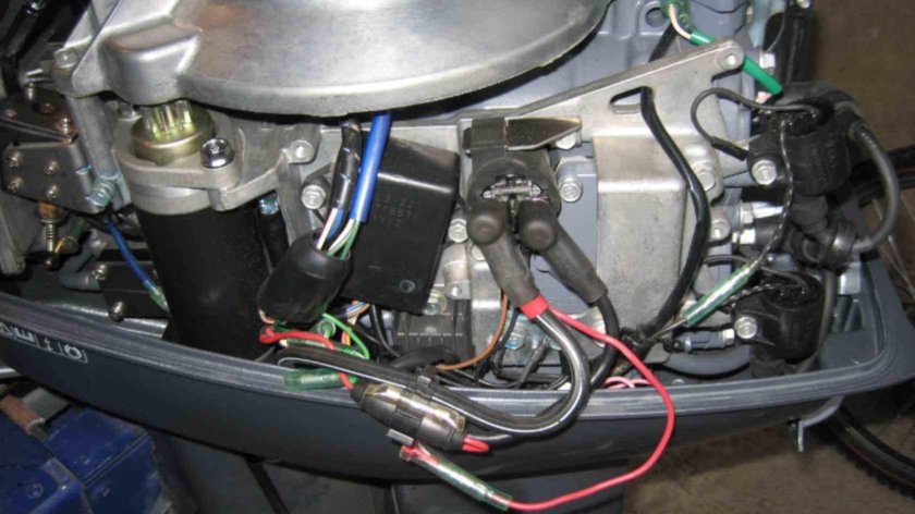 Реле стартера лодочного мотора Ямаха 50