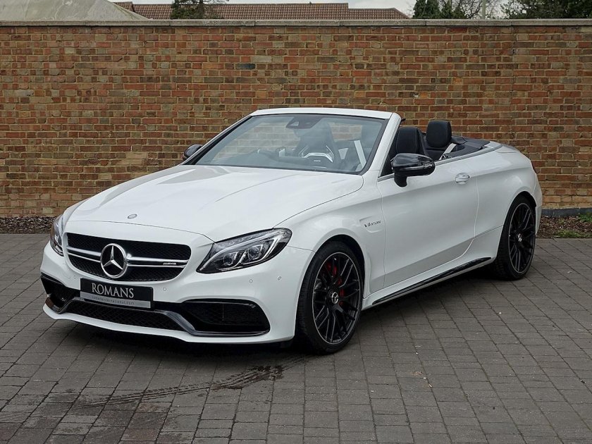 Mercedes Benz c63 AMG белый