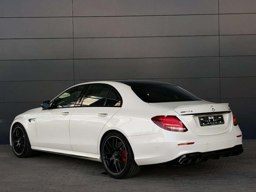 Мерседес АМГ Е 63 S