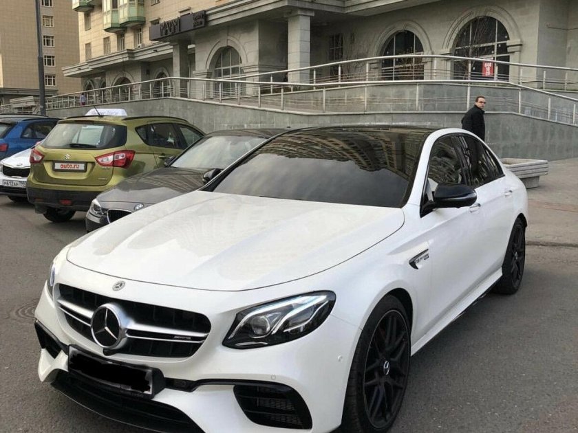 Mercedes Benz w213 AMG белый