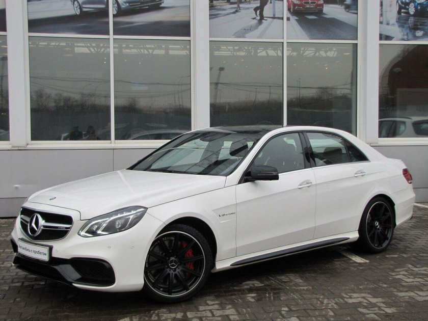 Мерседес е200 АМГ белый