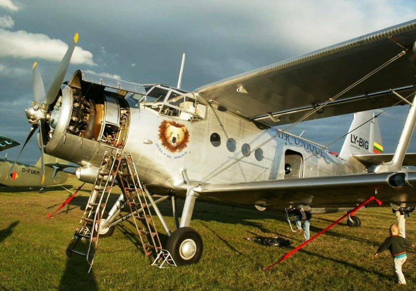 Самолет ан 2