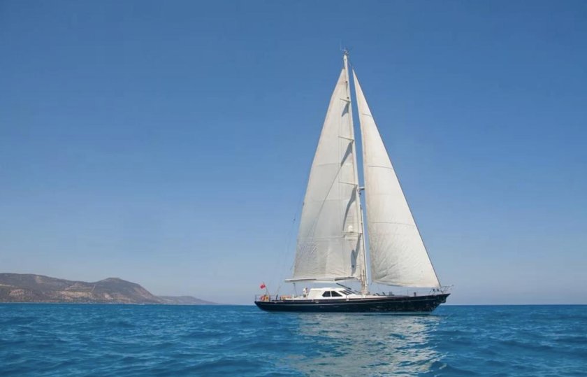 Парусная яхта Финикия
