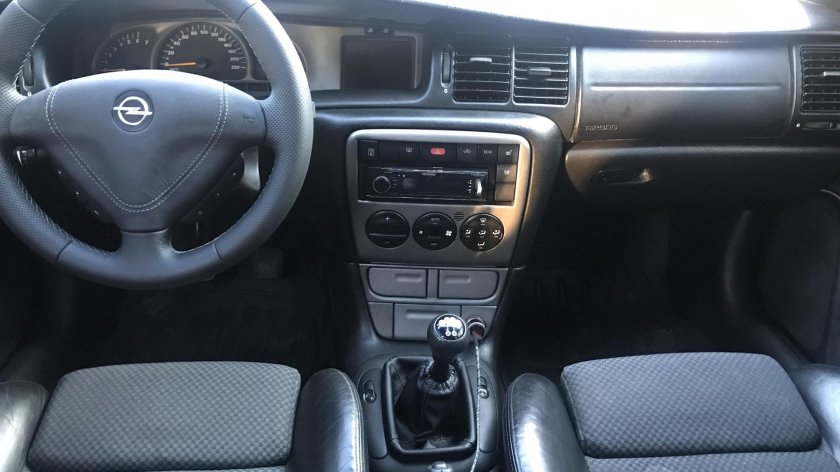 Опель Вектра б 1998 салон