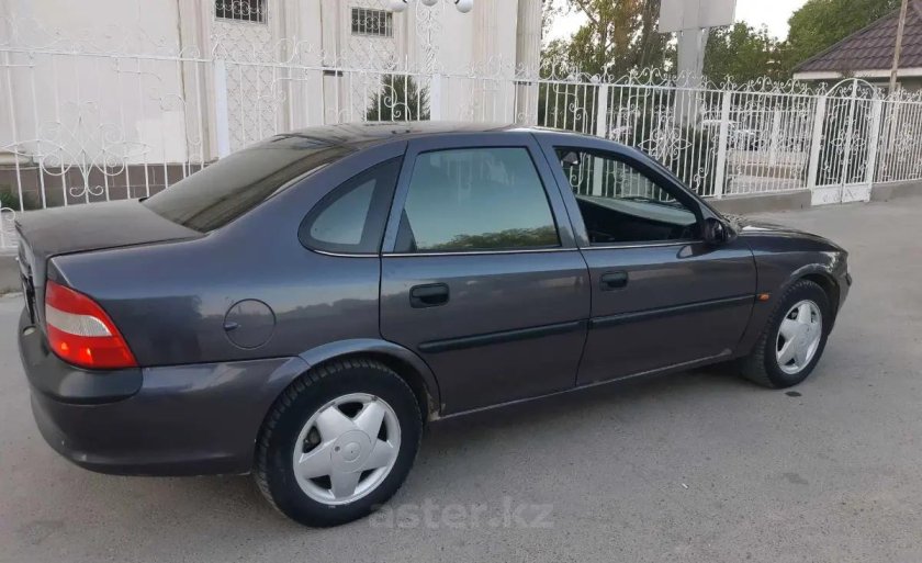 Опель Вектра 1996 года