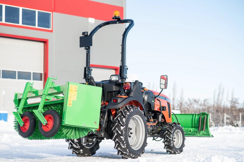 Мини трактор