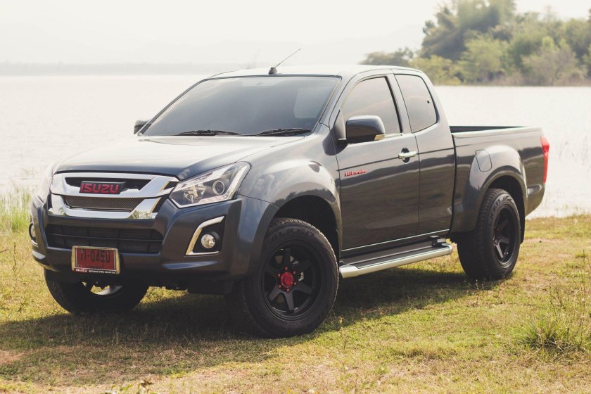 Исузу д макс