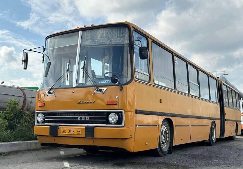 Икарус 280 желтый