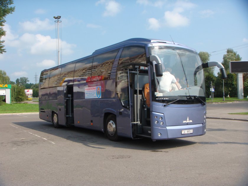 Туристический автобус МАЗ 251