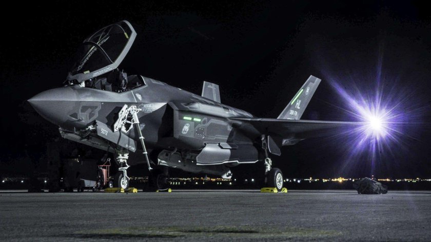 Истребитель f 35