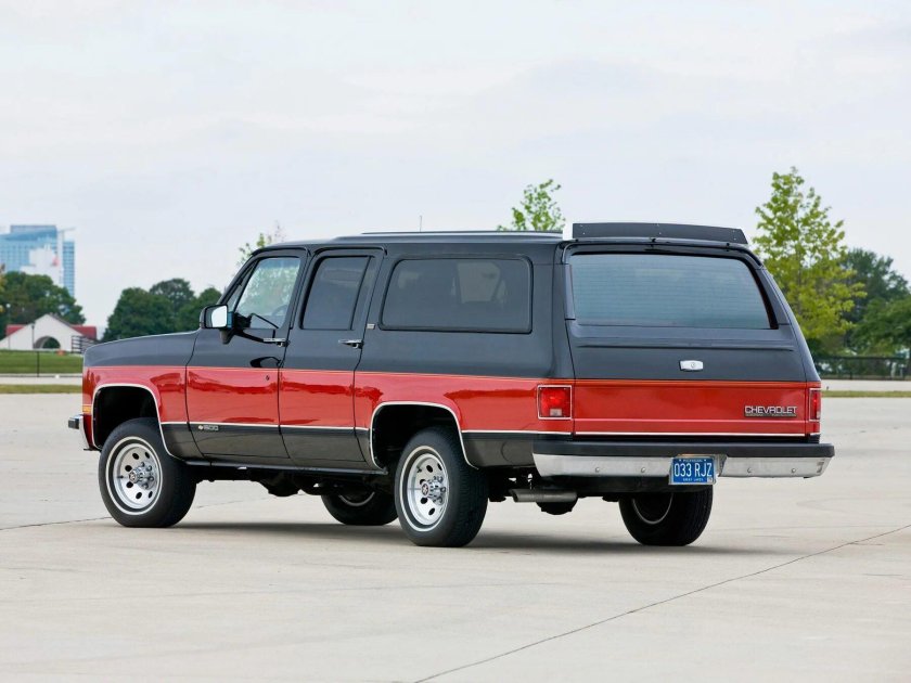Chevrolet Suburban 1990