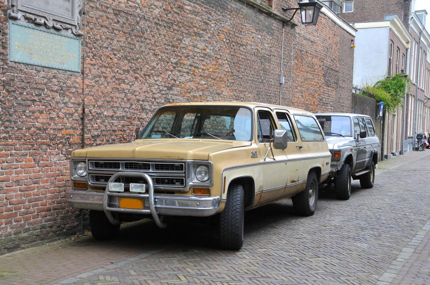 Chevrolet Suburban 1976