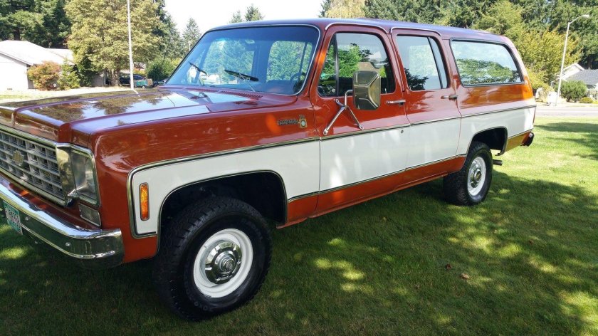 Chevrolet Suburban 1975
