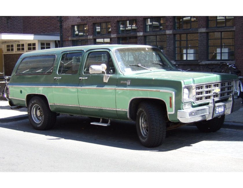 Chevrolet Suburban 1975