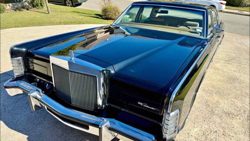 Lincoln continental mark 6 1981