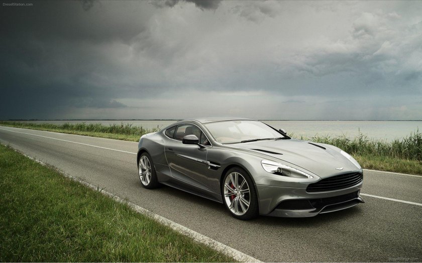 Aston Martin Vanquish 2022